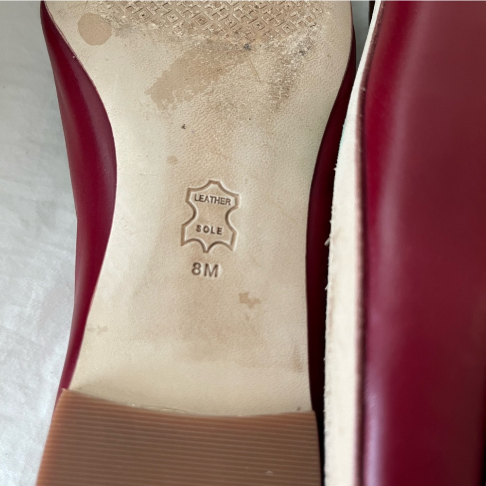 Tory Burch Women's Croc Embossed Loafers with Gold Charm Size 8 - Picture 8 of 12